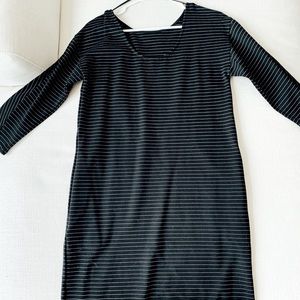 Stripped quarter sleeve dress